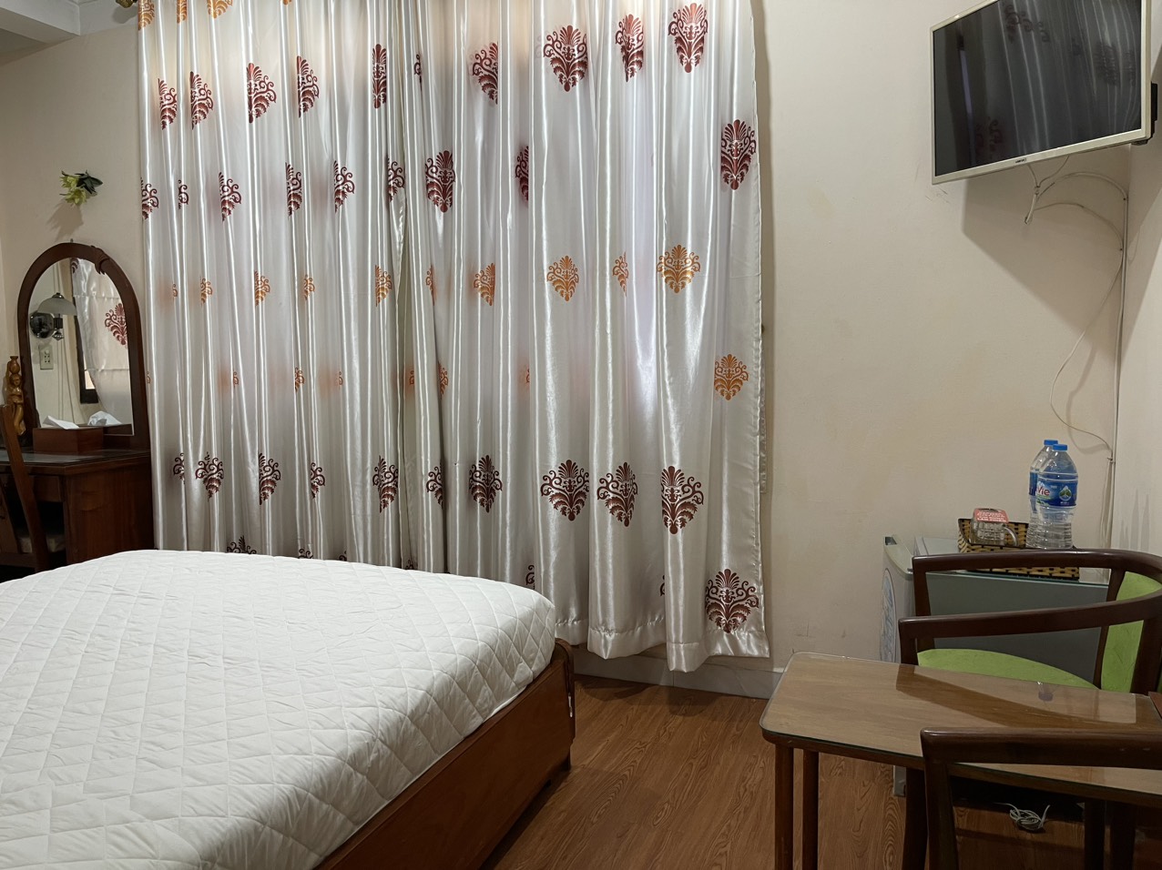 Phòng đơn 1-2 người 405